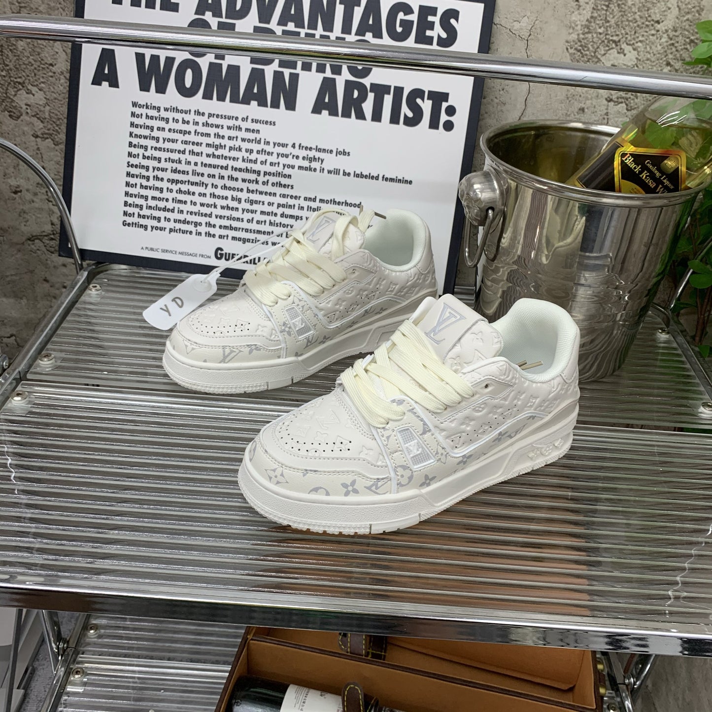 Louis Vuitton (6 variants)