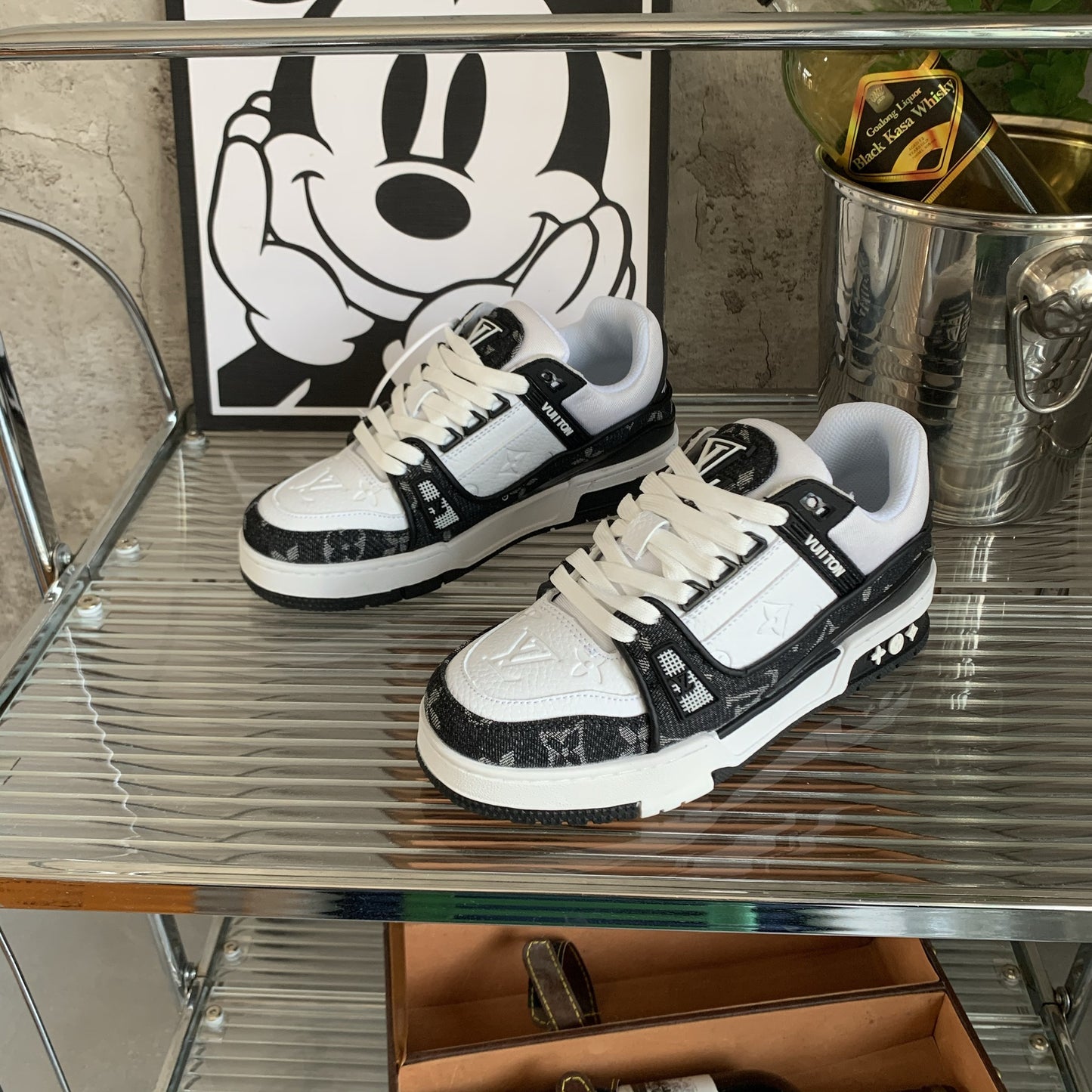 Louis Vuitton (6 variants)