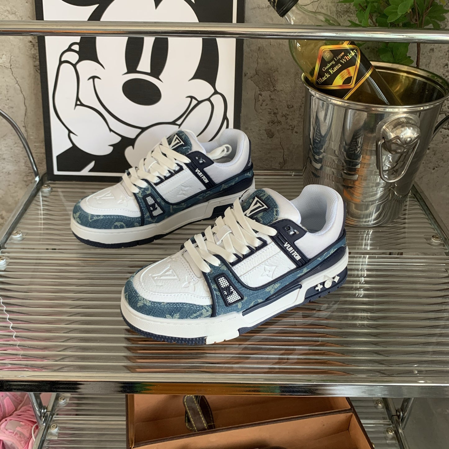Louis Vuitton (6 variants)
