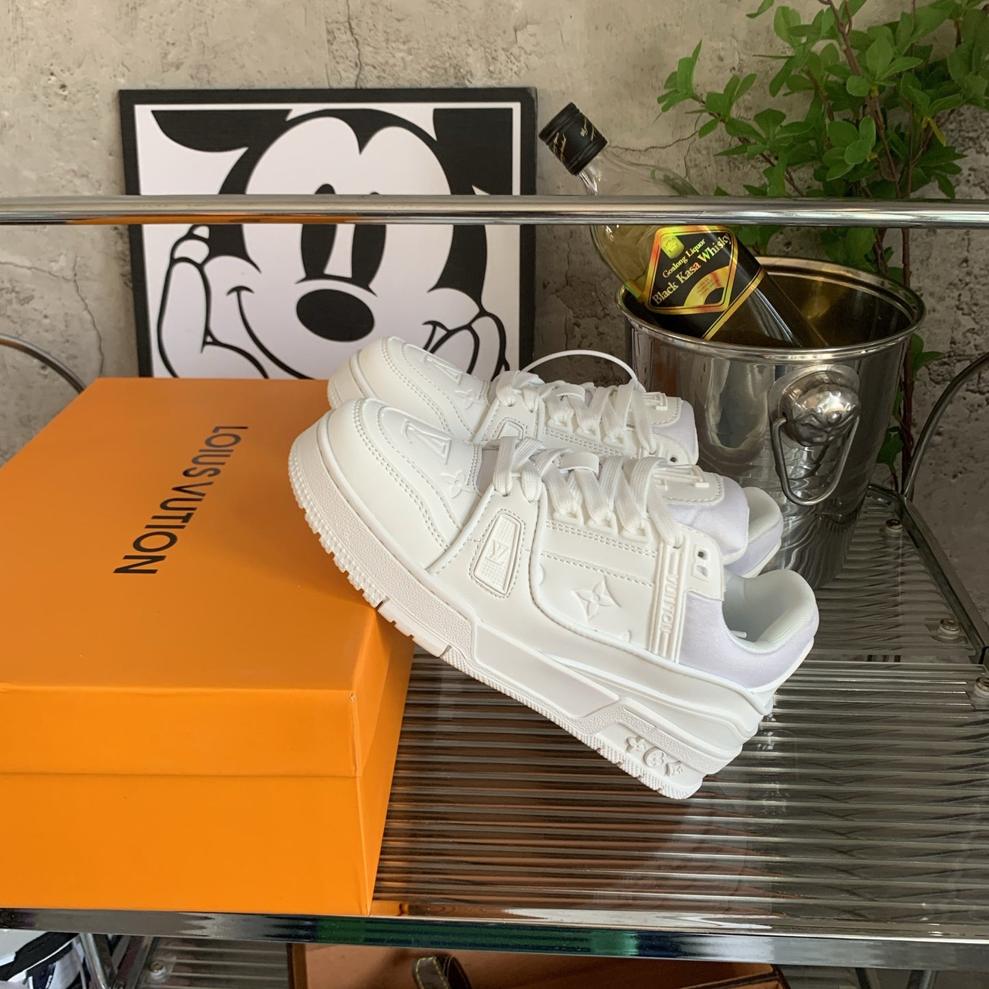Louis Vuitton (6 variants)