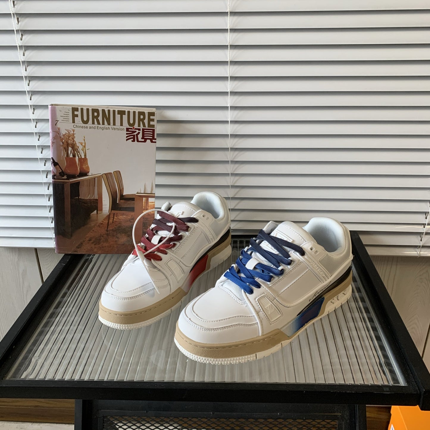 Louis Vuitton (6 variants)