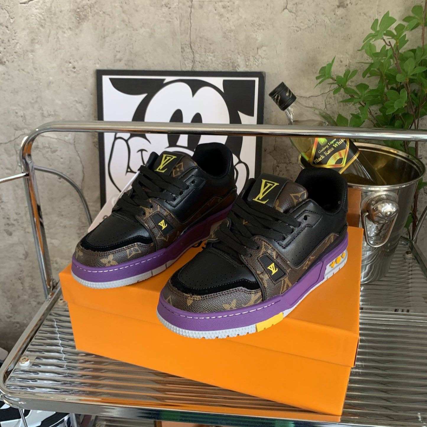 Louis Vuitton (6 variants)